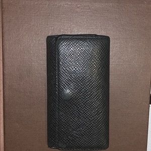 Louis Vuitton authentic 4 key chain holder